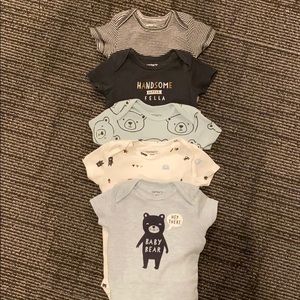 5pcs Carter’s baby boy bear shortsleeve onesie lot